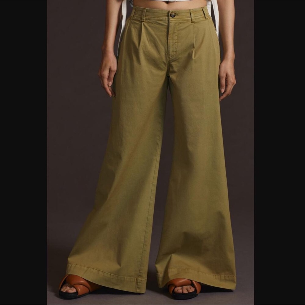 Wide leg pleated trouser